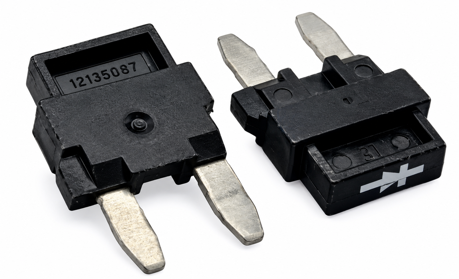 MINI DIODE DE 1 AMP  FUSIBLE T/CLAVIJA NEGRO 12135037